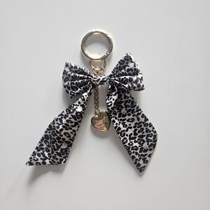 NWOT A New Day Heart And Leopard Bow Bag Charm/Keychain